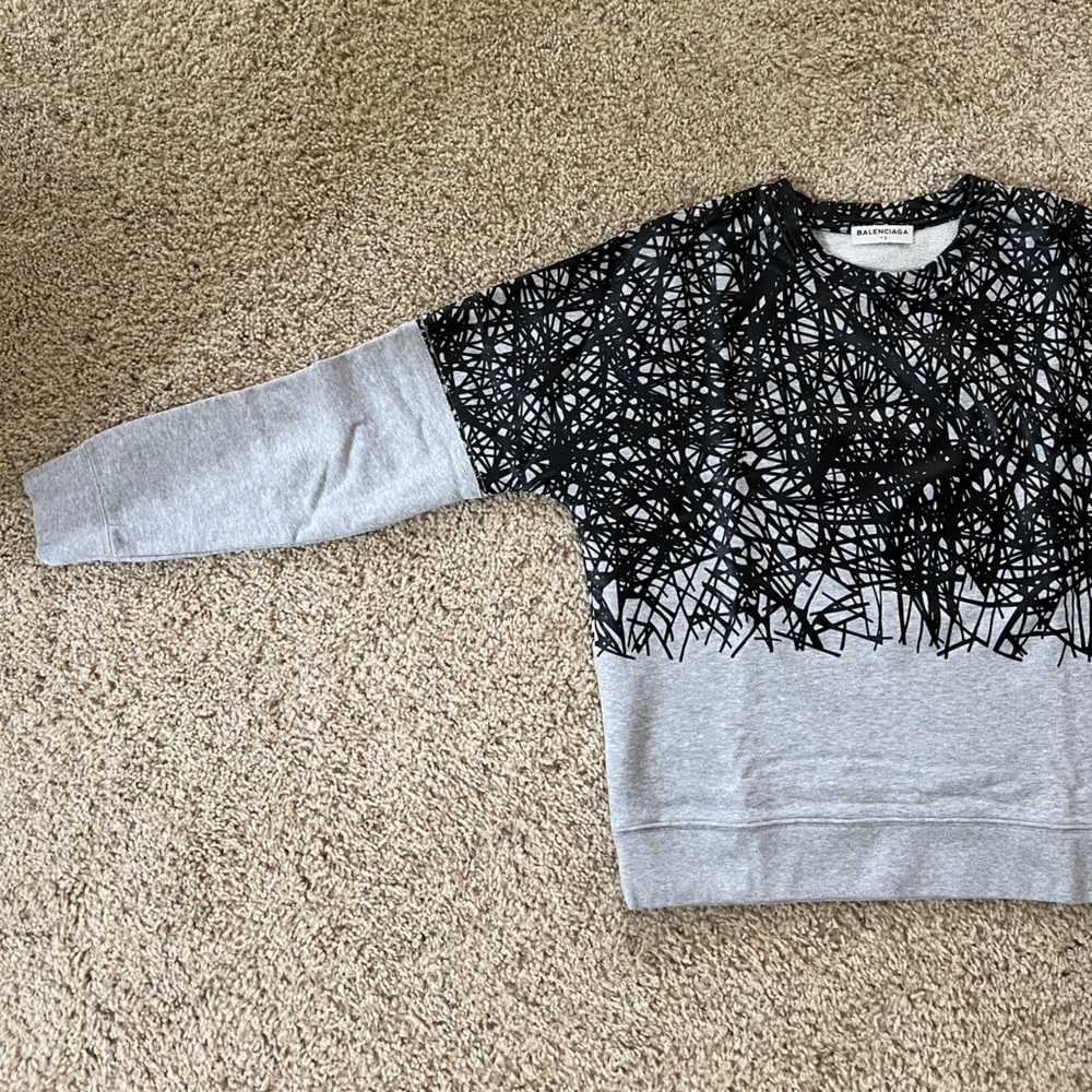 Balenciaga .T’S - graphic sweatshirt - size M - Picture 2 of 16